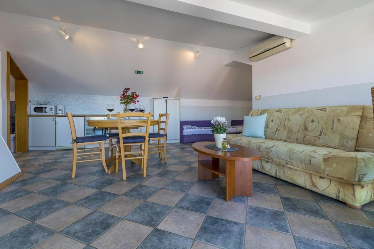 Blue Pearl Apartments 茨里克韦尼察 外观 照片